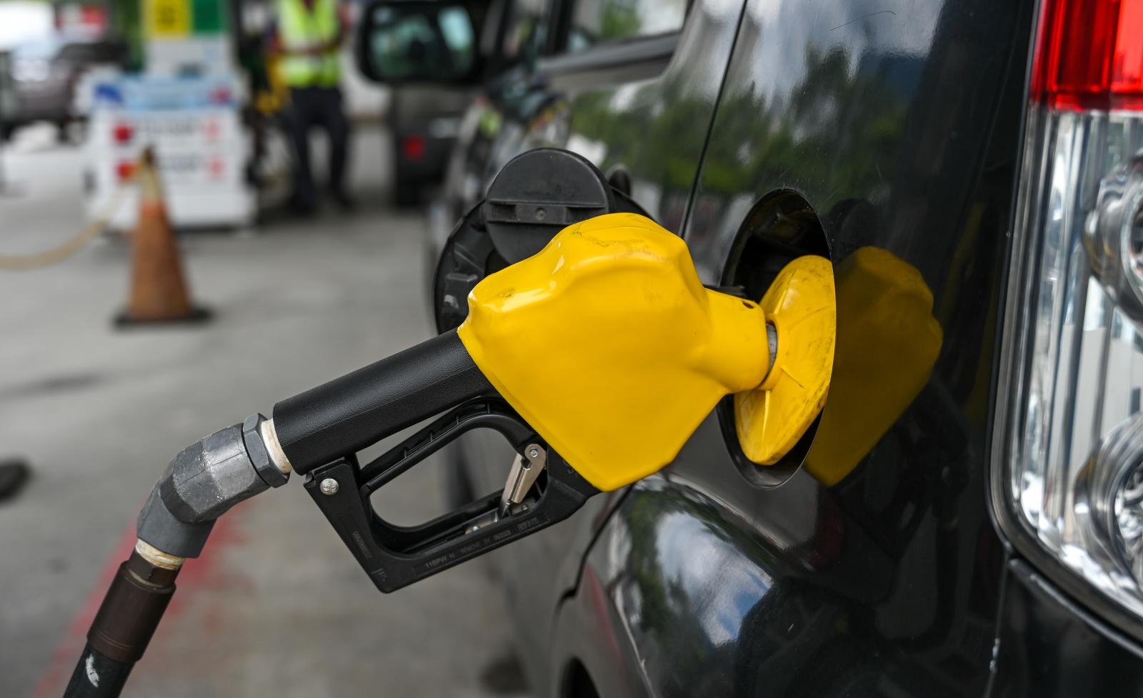 Fuel subsidy bill rises over 4-fold to US$813 million monthly as Malaysia absorbs soaring price: Minister