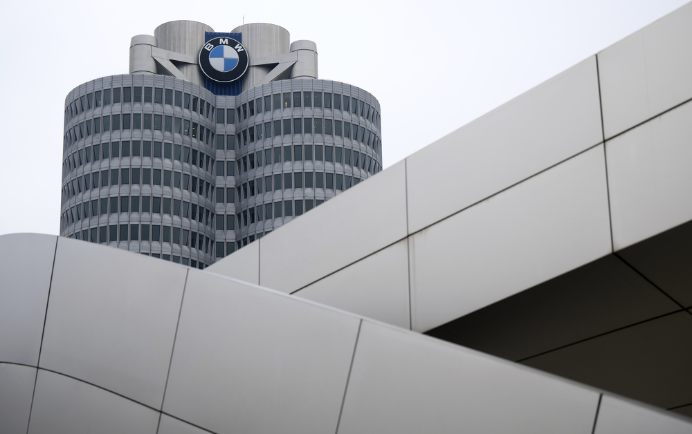 BMW recalls hundreds of thousands of cars over fire risk