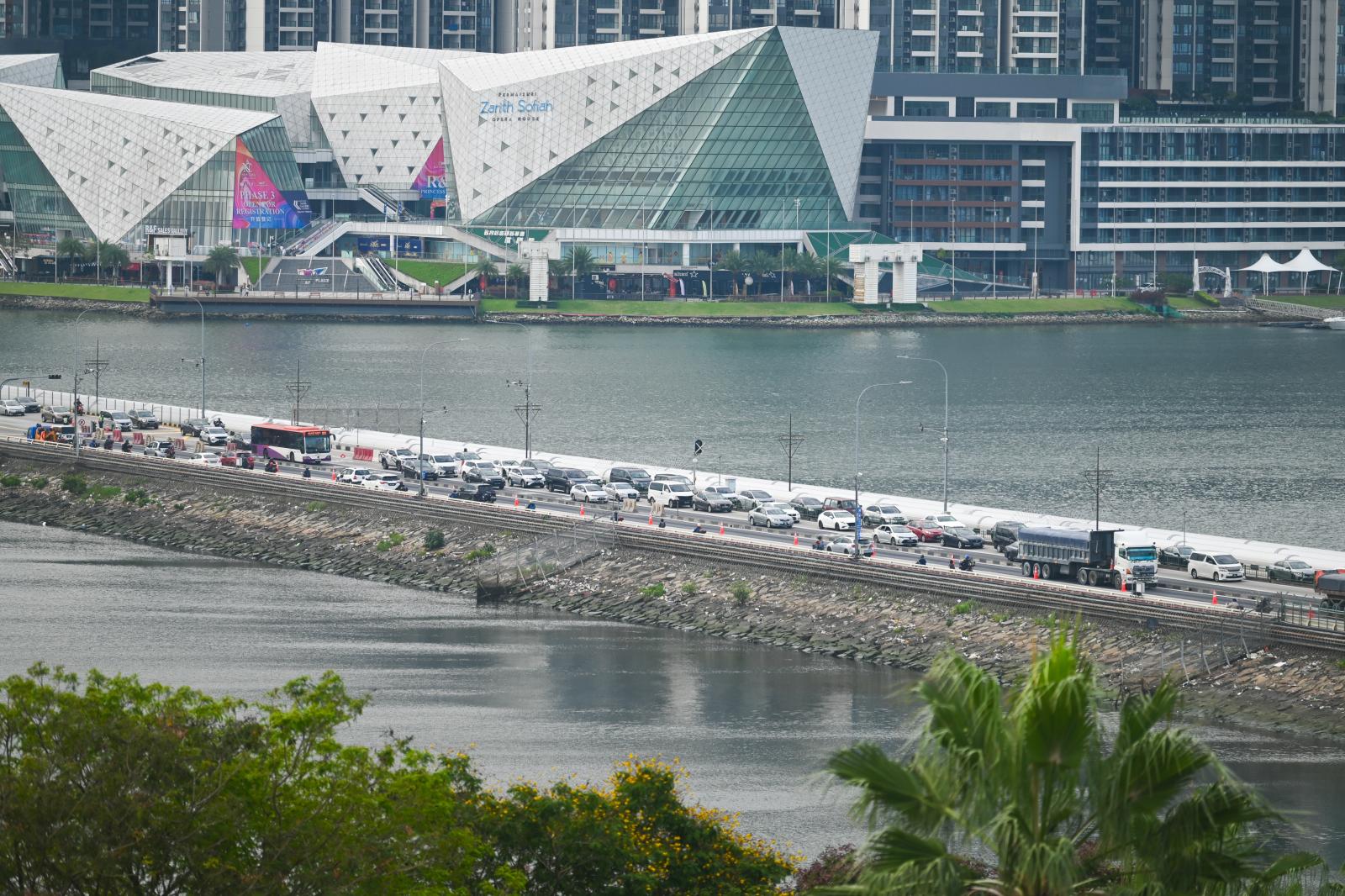 Singapore to deny VEP applications, renewals for foreign-registered vehicles with outstanding fines from Nov 2