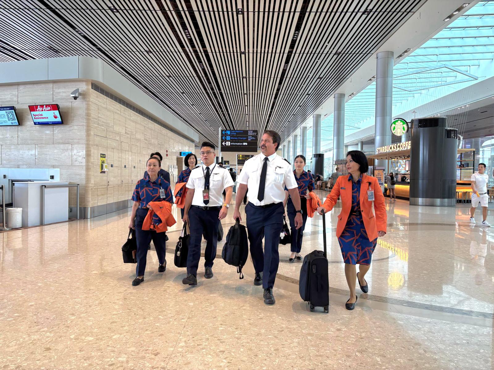 90% of Jetstar Asia pilots and cabin crew secure jobs or interviews after airline's July closure: NTUC