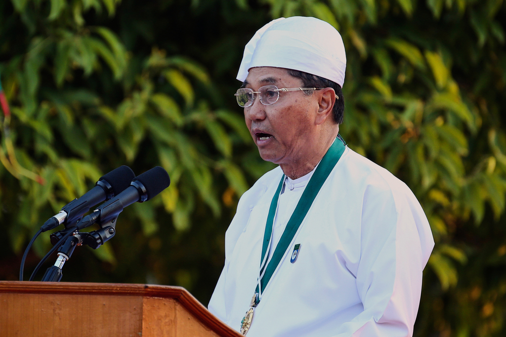 Myanmar's figurehead president Myint Swe dies