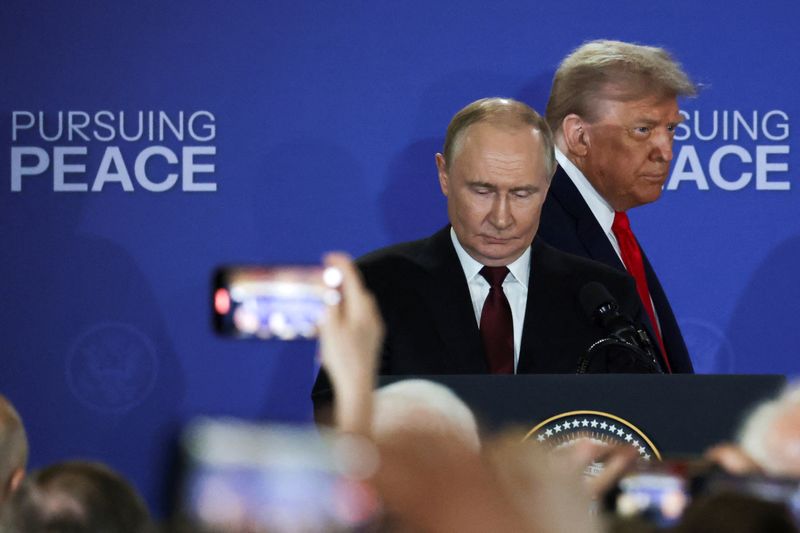 Trump says he awaits Putin’s decision as Kremlin leader shrugs off ‘conspiracy’ remark