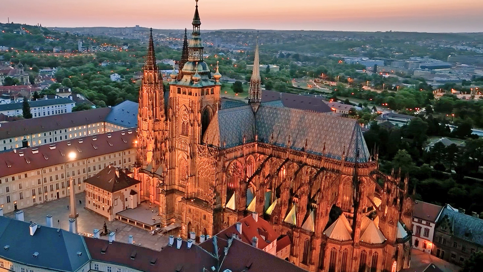 A hassle-free way to discover Europe, Japan and China