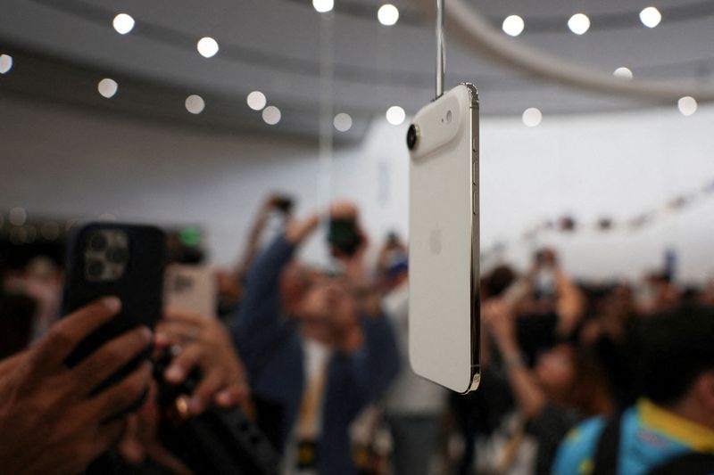 Commentary: Who actually wants a thinner iPhone?