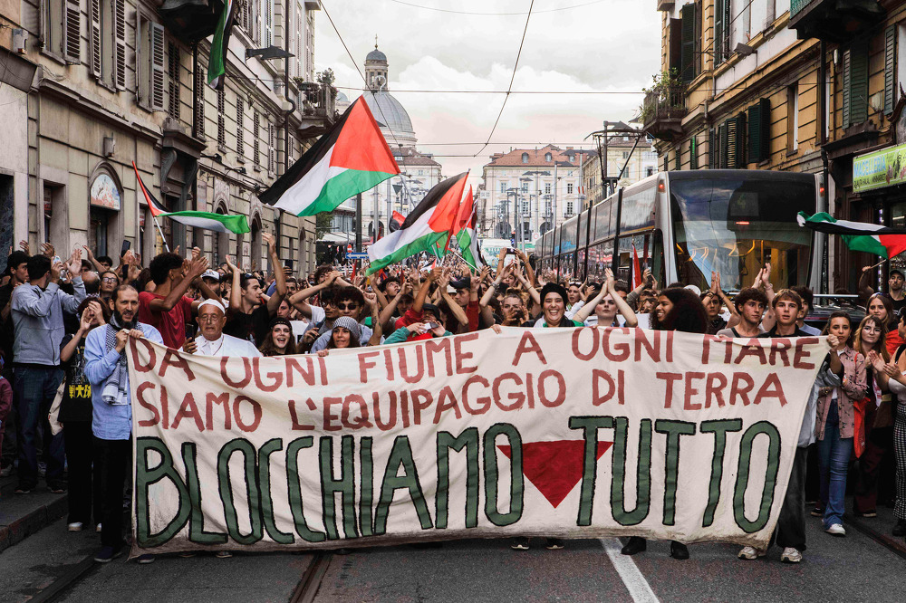 Hundreds of thousands turn out at pro-Palestinian marches in Europe