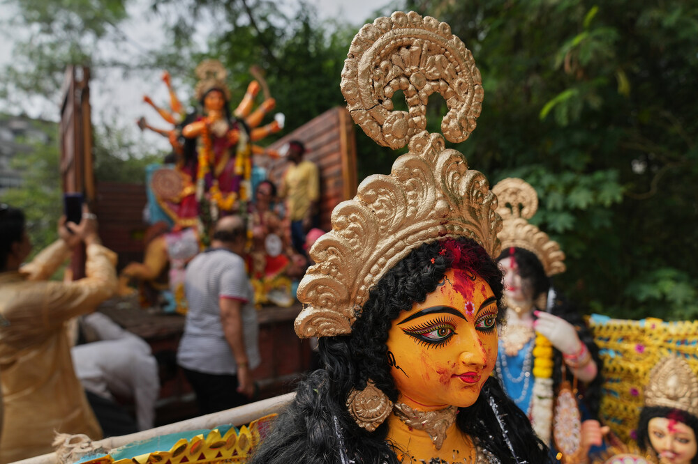 Festival crush in Indian city of Kolkata kills at least 17, local media say
