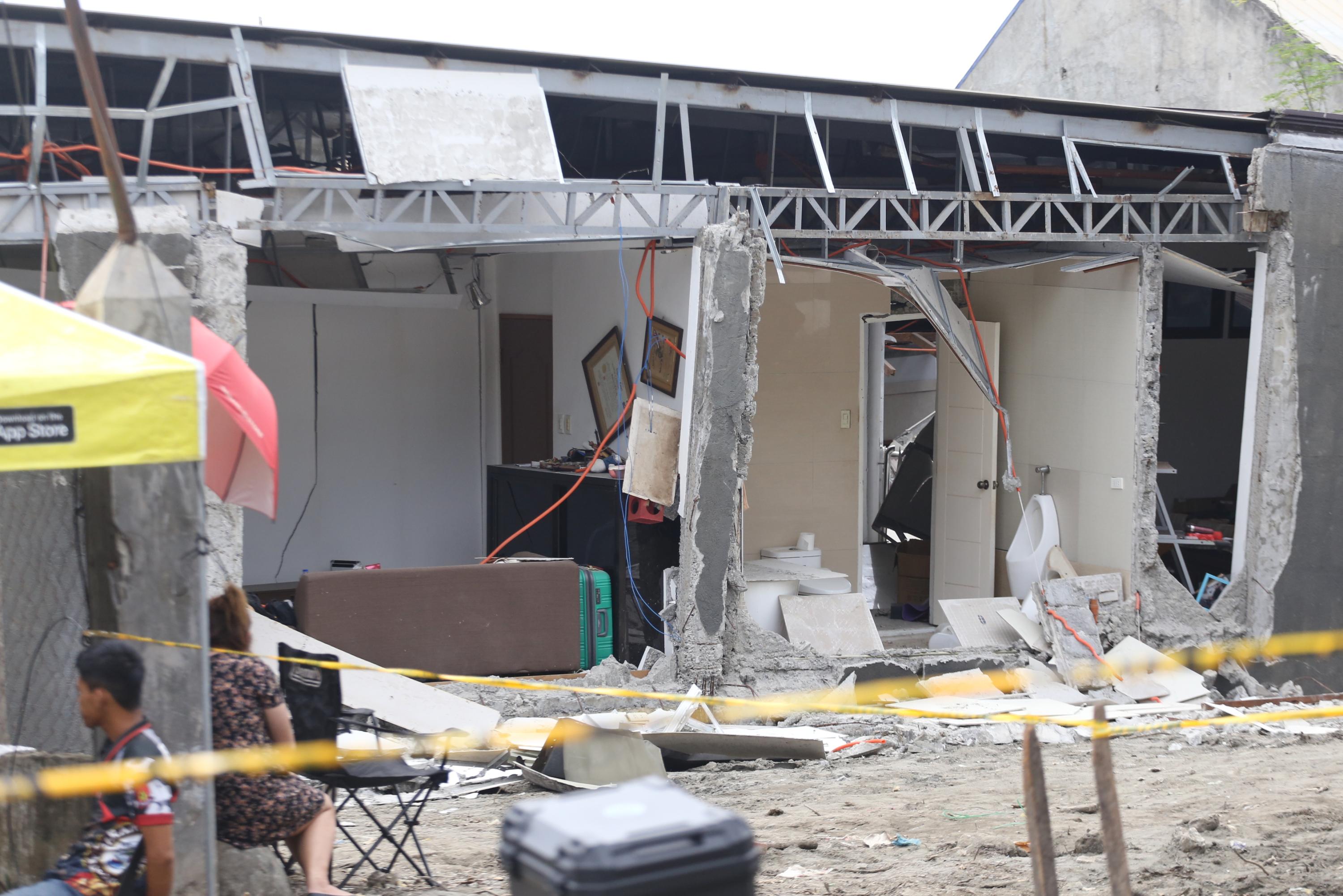Powerful 7.4-magnitude earthquake strikes off southern Philippines, tsunami warnings issued