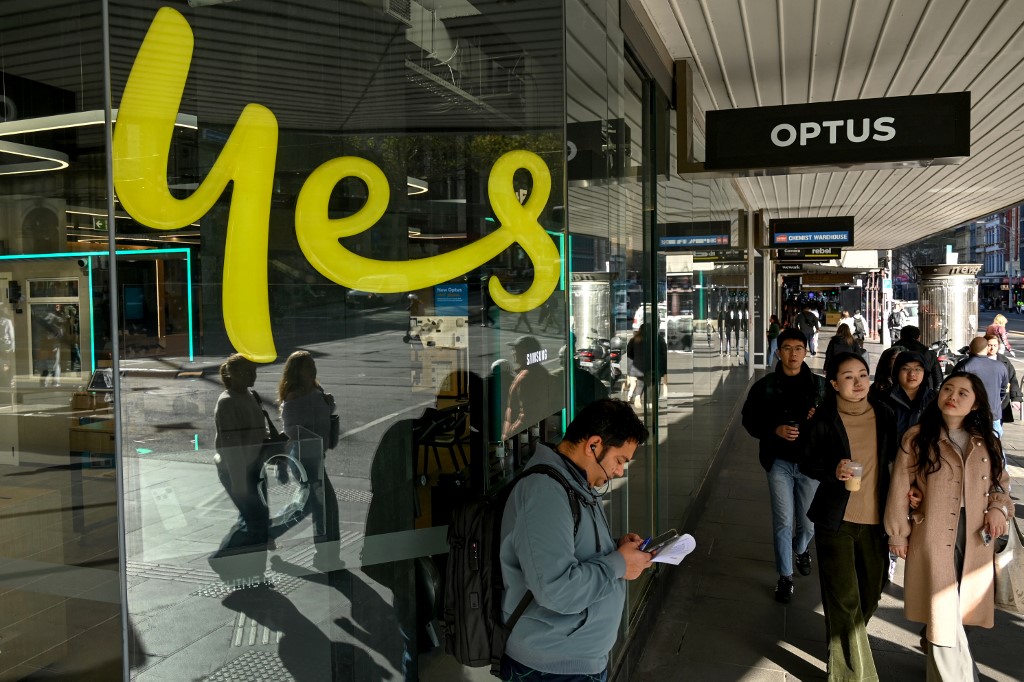 Commentary: Why is Singtel still holding on to troubled Aussie telco Optus?