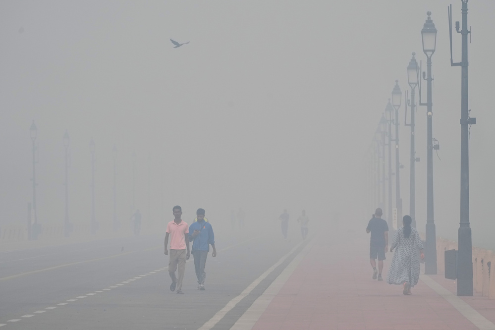 Thick smog blankets New Delhi after Diwali fireworks, pushing air quality to hazardous levels