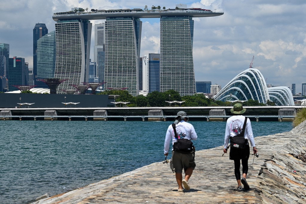 Marina Bay Sands fined S$315,000 over data breach that affected more than 665,000 customers Marina Bay Sands fined S$315,000 over data breach that affected more than 665,000 customers