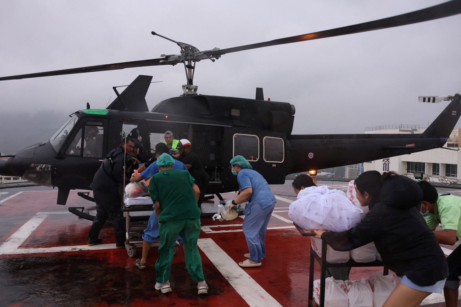 Thailand to airlift critical patients as southern floods kill 33