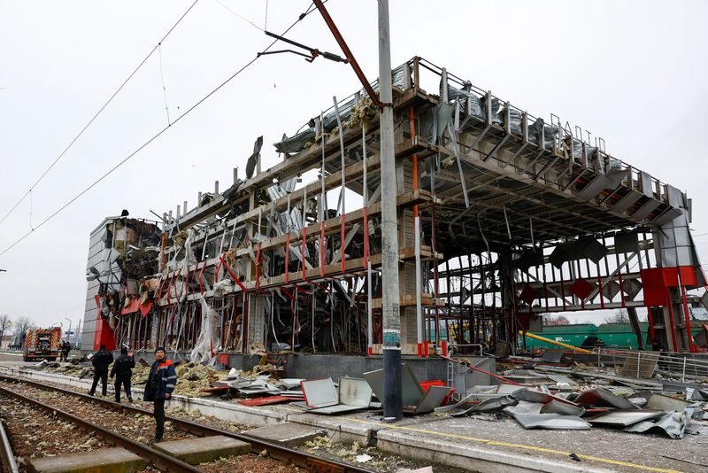  Russian strikes on Ukraine trigger heating, water cuts