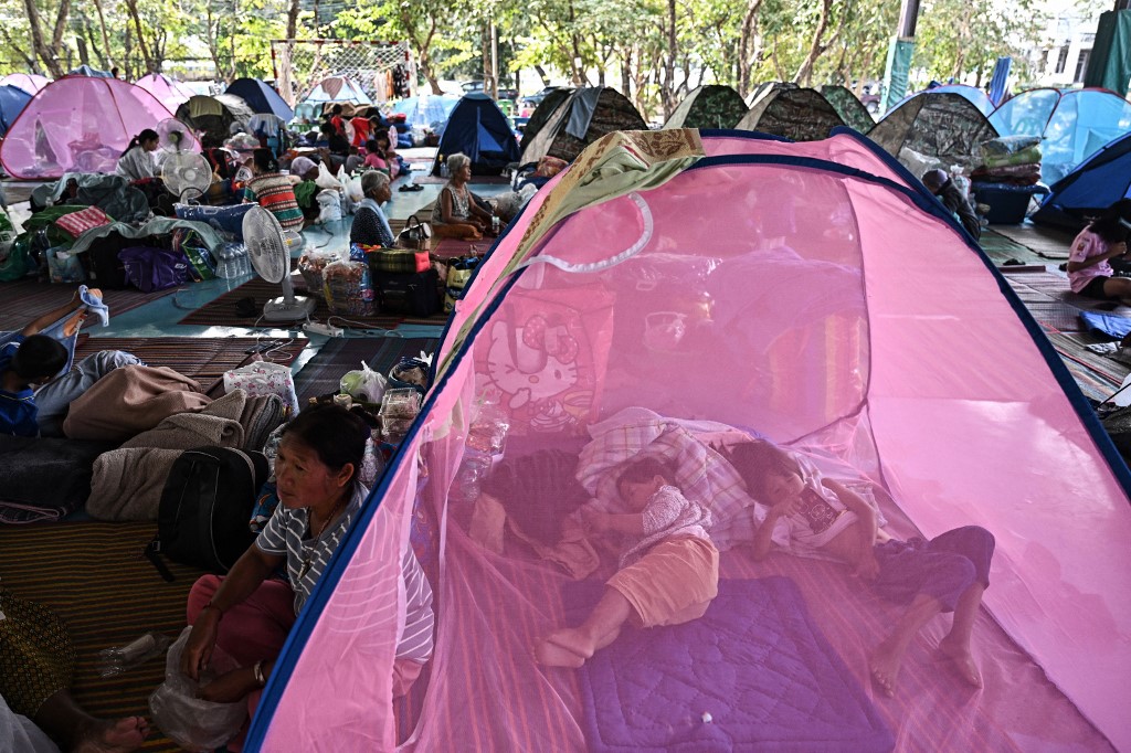 Fighting rages at Cambodia-Thailand border ahead of expected Trump call