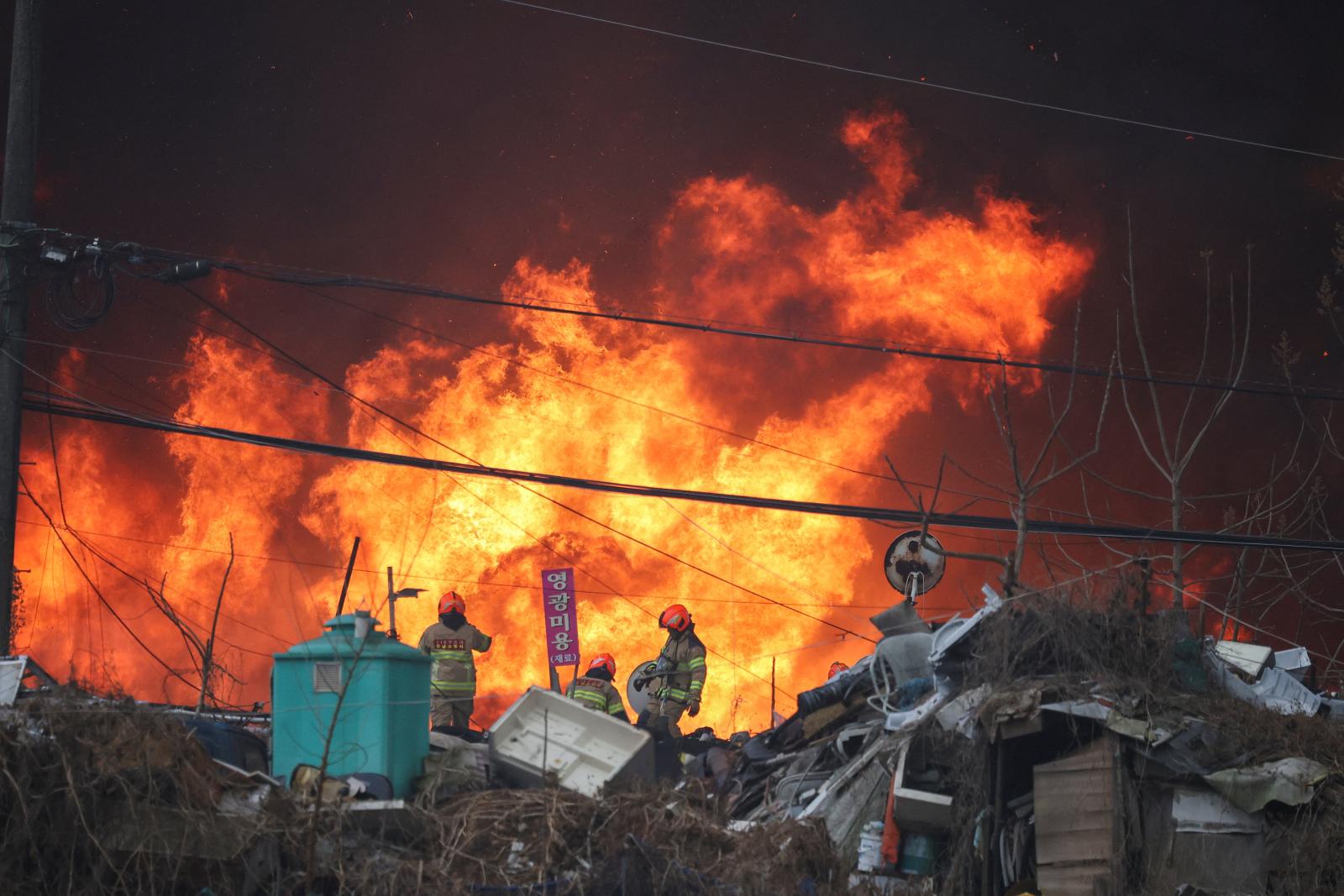 Hundreds of firefighters tackle blaze in deprived area of South Korea's Gangnam district