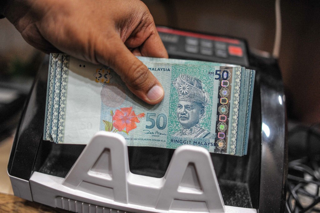 Ringgit nears RM3 per Singapore dollar, but cross-border spending by Singaporeans holds steady
