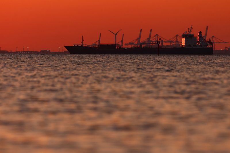 Oil prices drop more than 5% after Trump sends peace plan