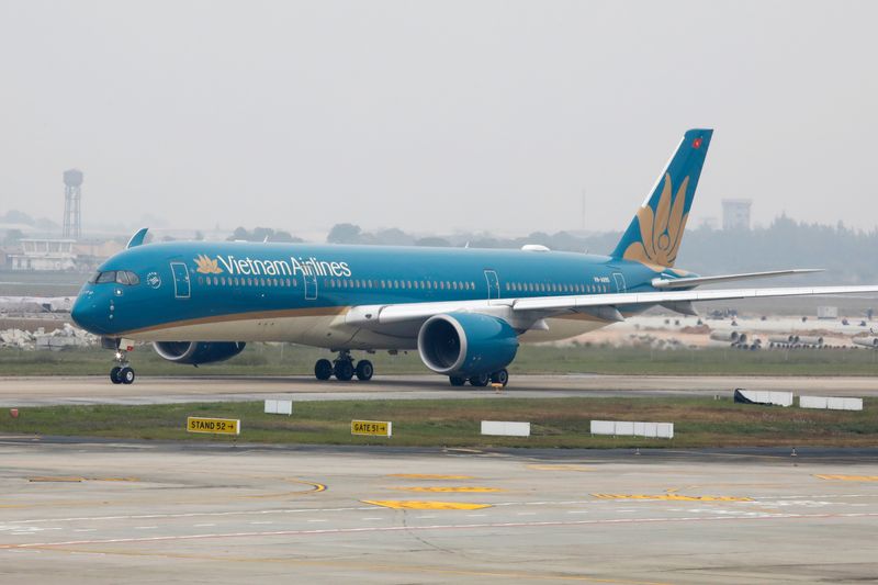 3 Vietnam Airlines managers charged with taking bribes linked to excess baggage charges