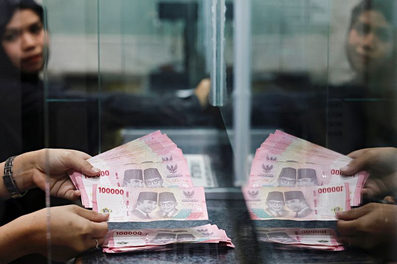 Indonesia raises rates in surprise move to prop up sinking rupiah