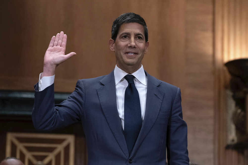 US Fed set to hold rates steady at Warsh's first meeting in charge