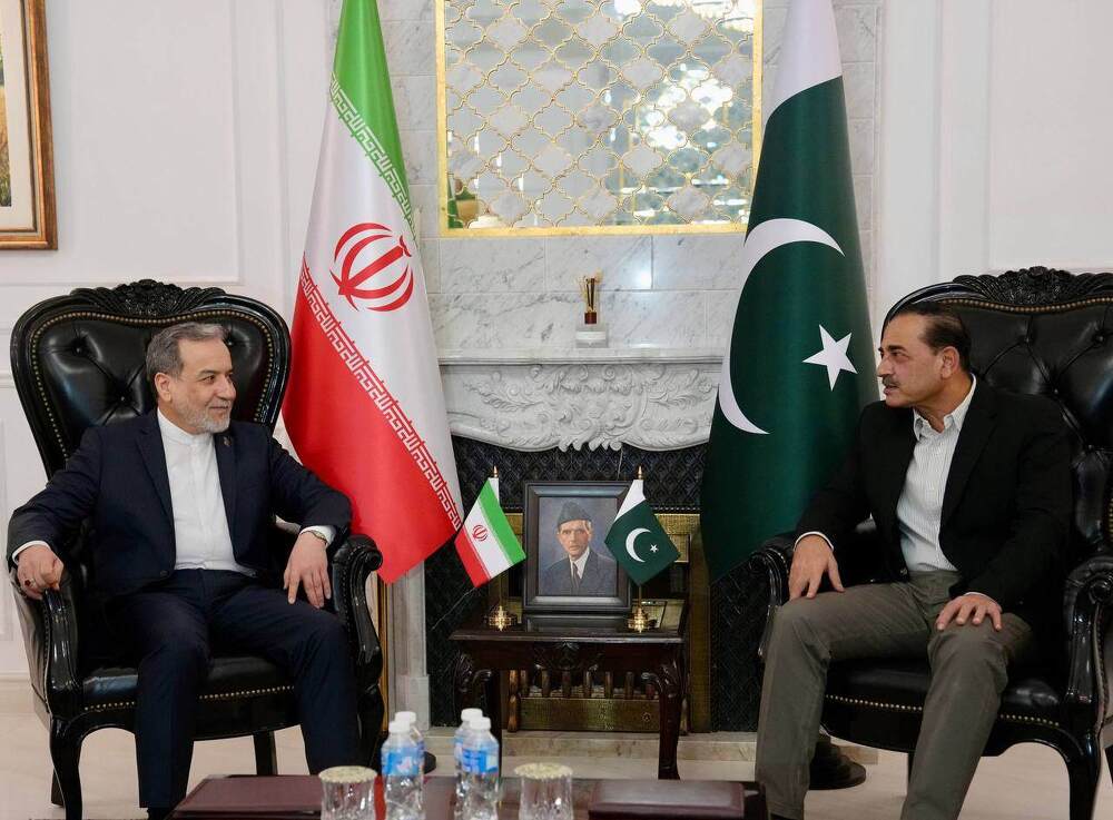 Trump says Iran can call if it wants to talk, as Iranian envoy returns to Pakistan