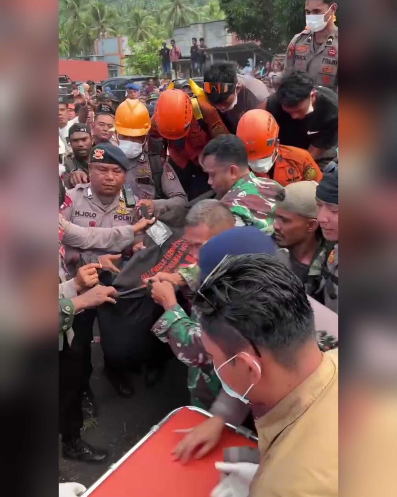 Rescuers find body of first confirmed fatality from Mount Dukono eruption; believed to be Indonesian national