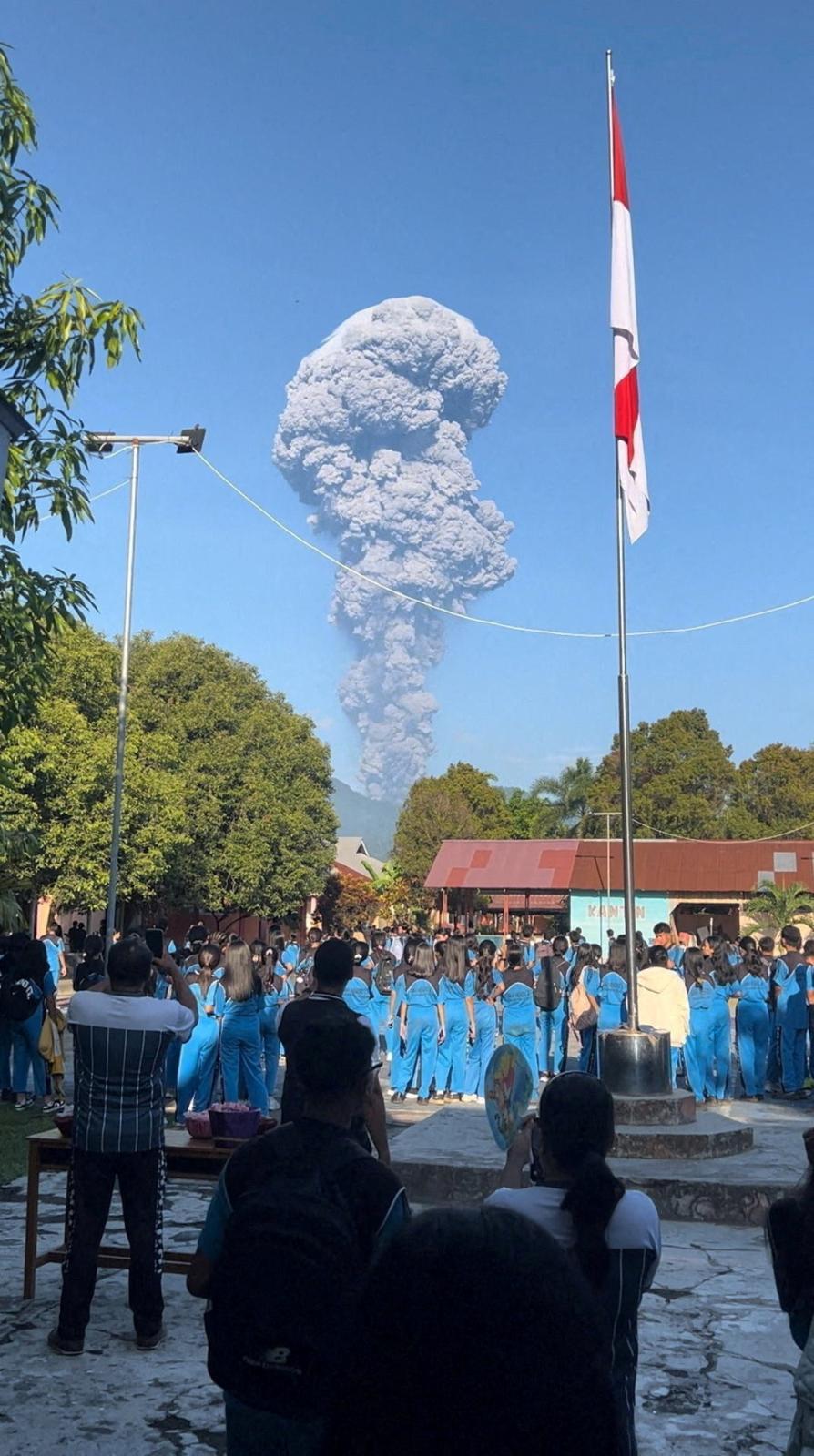 Search continues for 2 missing Singaporean hikers after Mount Dukono eruption; 7 to return home: MFA