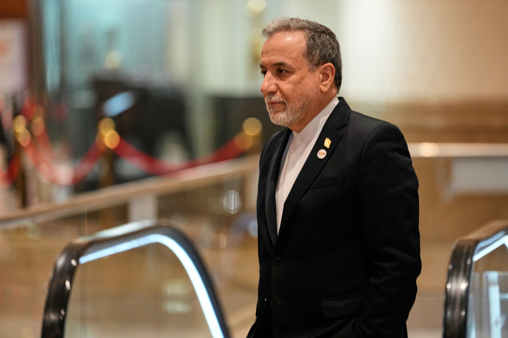 Iran FM says US willing to continue talks, open to China's help