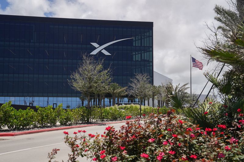 Musk's SpaceX prices record US$75 billion IPO at US$135 a share