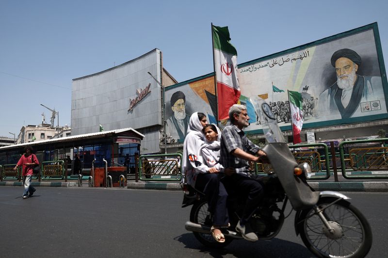 US-Iran peace deal could be sealed within 24 hours, says mediator Pakistan 