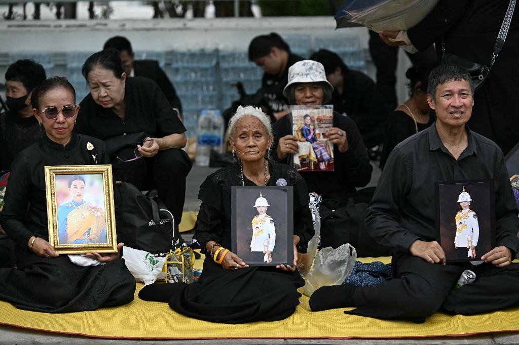 Mourners gather at Thai royal palace to await princess' body 