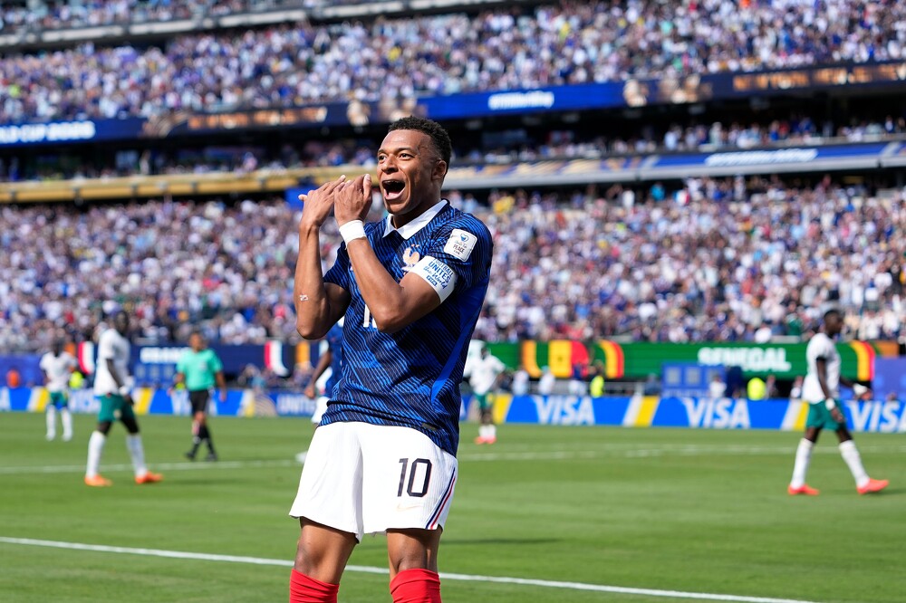 Mbappe double fires France to impressive win over Senegal