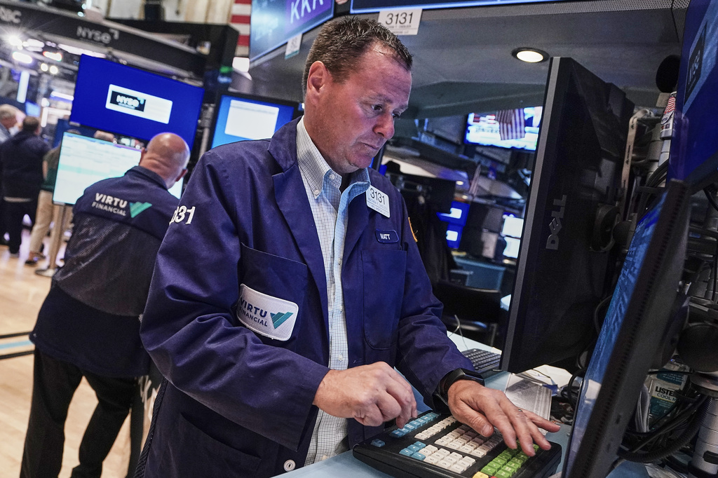 US stocks resume upward climb as dollar advances again after Fed outlook