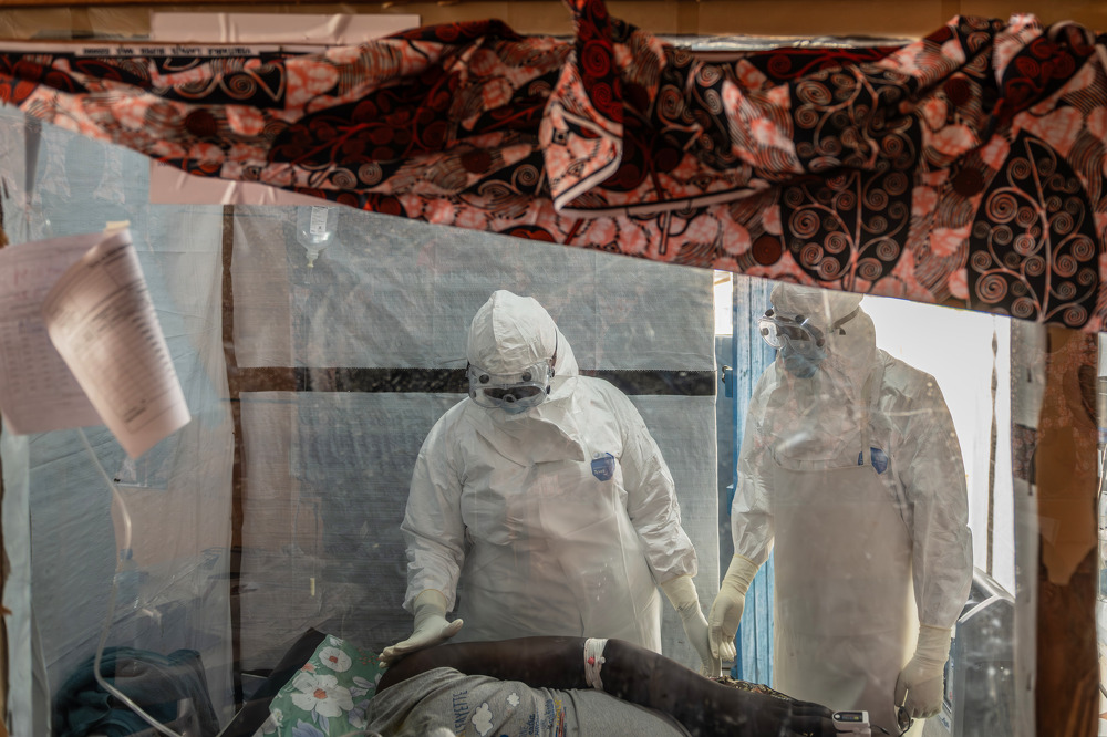 France detects first Ebola case outside Africa in current outbreak