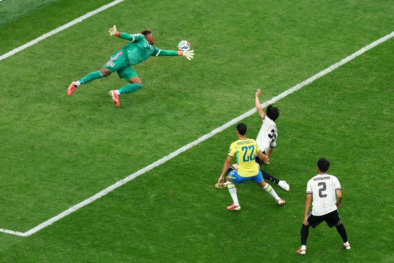 Martinelli late show as Brazil down Japan 2-1 to reach World Cup last 16