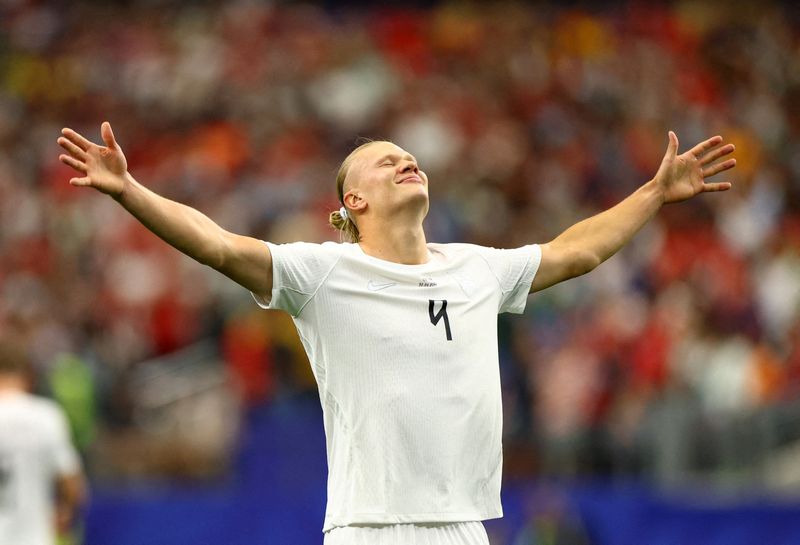 Haaland shakes off Ivory Coast shackles to haul Norway into World Cup last 16