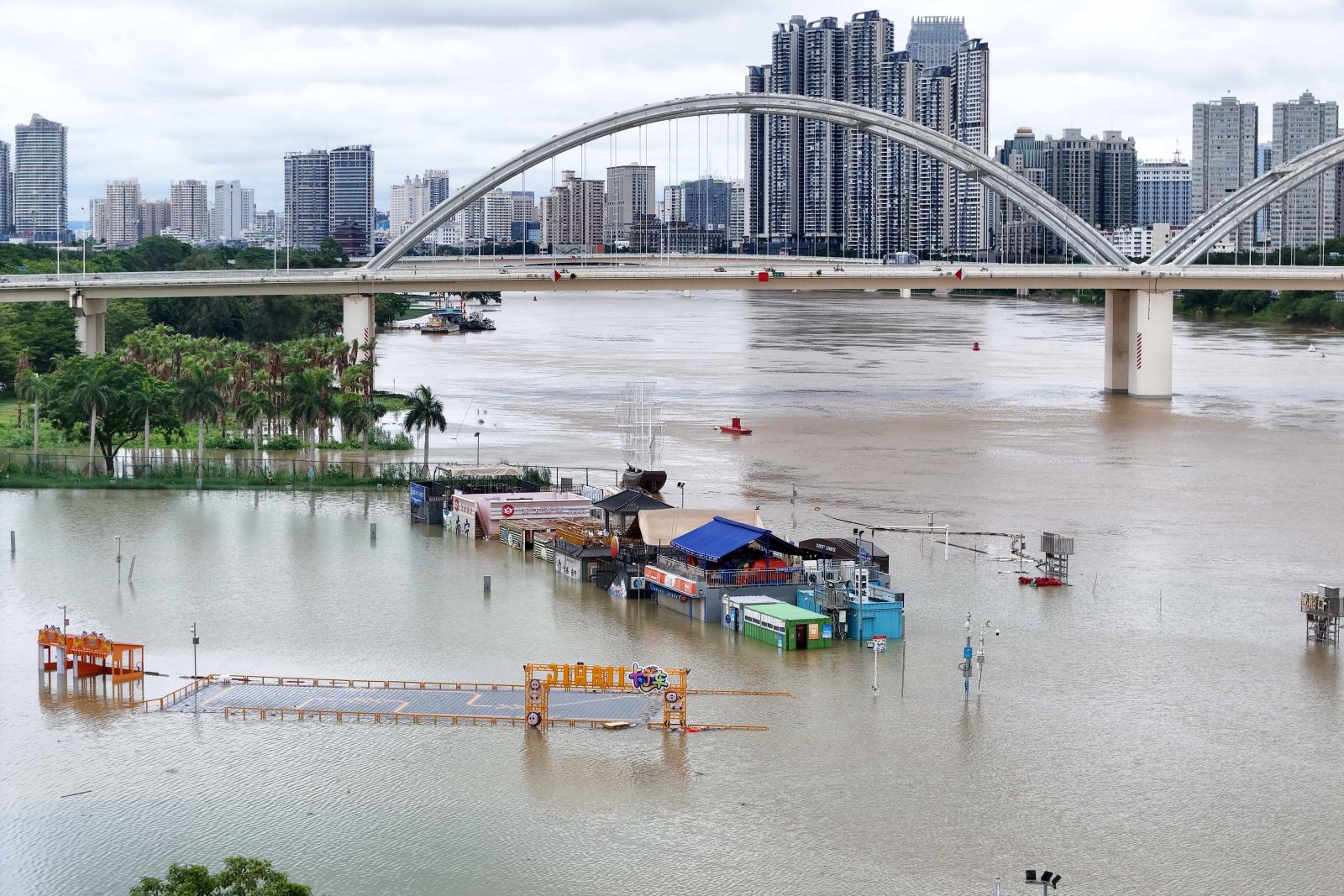 Death toll from landslide in northwest China rises to 21