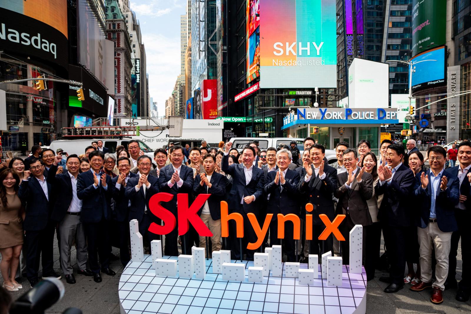 SK hynix: From near collapse to AI chip powerhouse behind record US listing