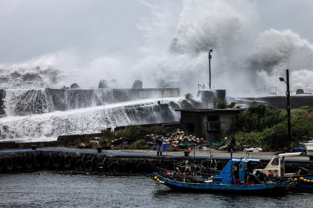 Several flights from Singapore cancelled as Typhoon Bavi takes aim at Taiwan and China 