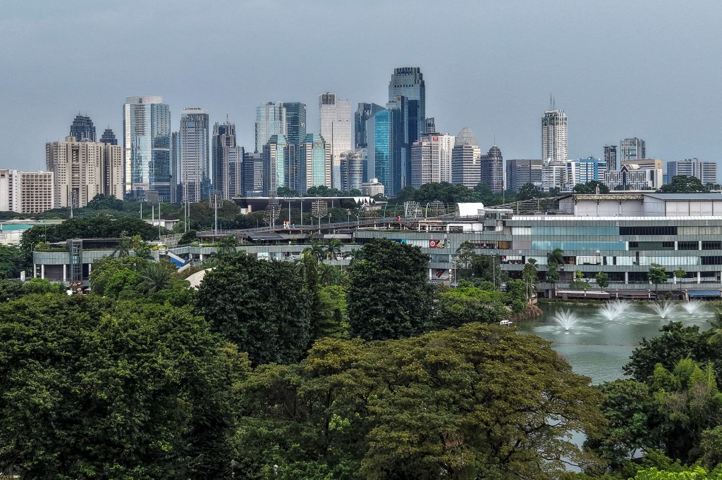 Indonesia's anti-graft prosecutor quits after police seize gold, cash