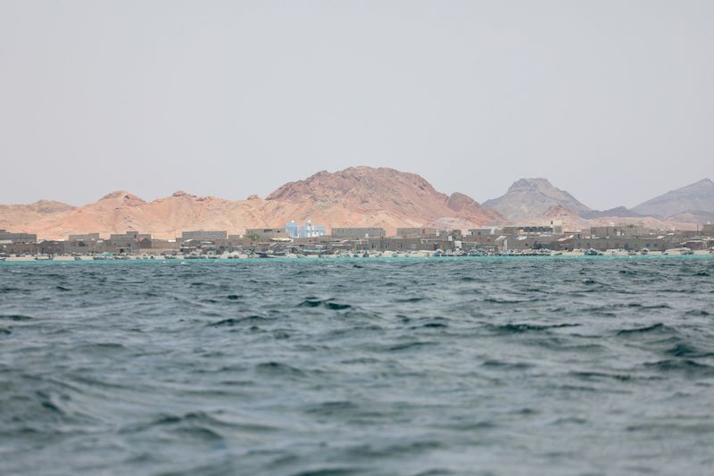 Yemen's Houthis threaten attacks on Saudi oil facilities
