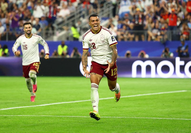 Majestic Spain stun France to reach World Cup final 