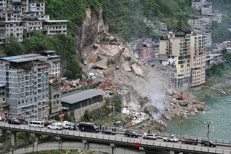 China landslide kills 8, at least 34 missing: officials 
