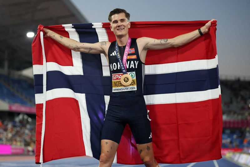 Ingebrigtsen wins first race in nearly a year with 5,000m title at Euro champs