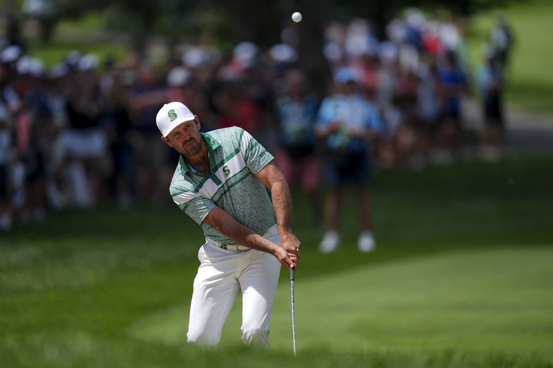 Schwartzel's ball becomes fish food at LIV Golf Bedminster