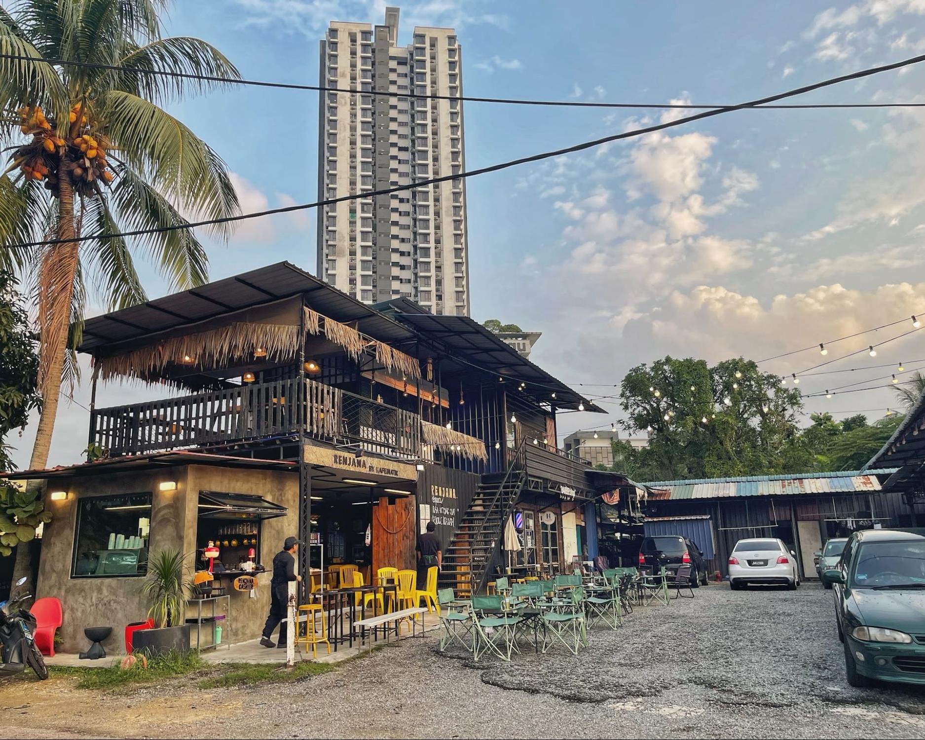 Coffee and camping chairs: Inside JB's roadside cafe scene and where to find them