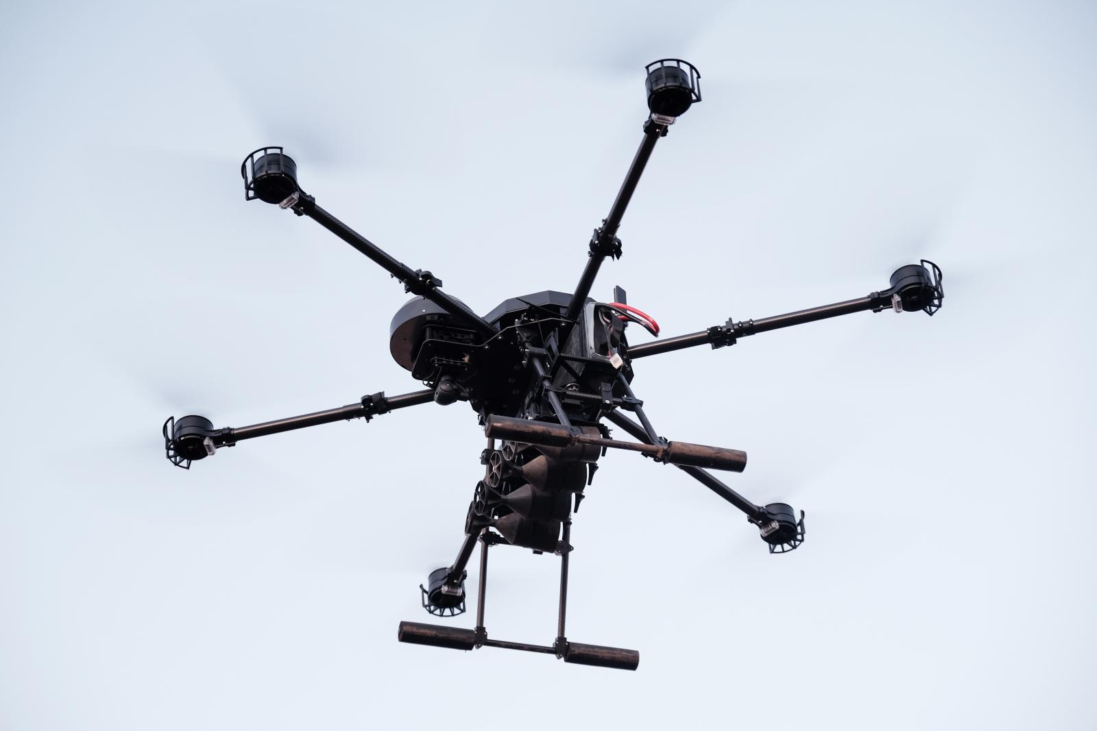 Eropa ingin persenjatai Ukraina, tetapi ternyata sulit bikin 'drone' tanpa China