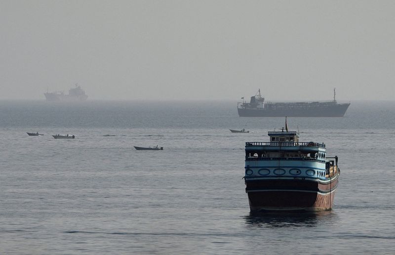 Oil slips ahead of US announcement of new sanctions on Iran