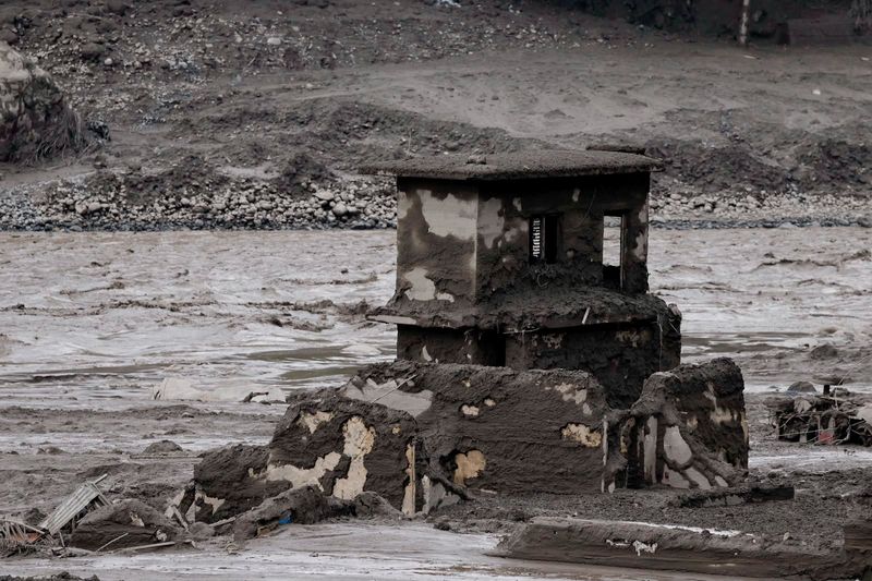 Rescue crews scramble after Nepal-Tibet floods kills at least 160