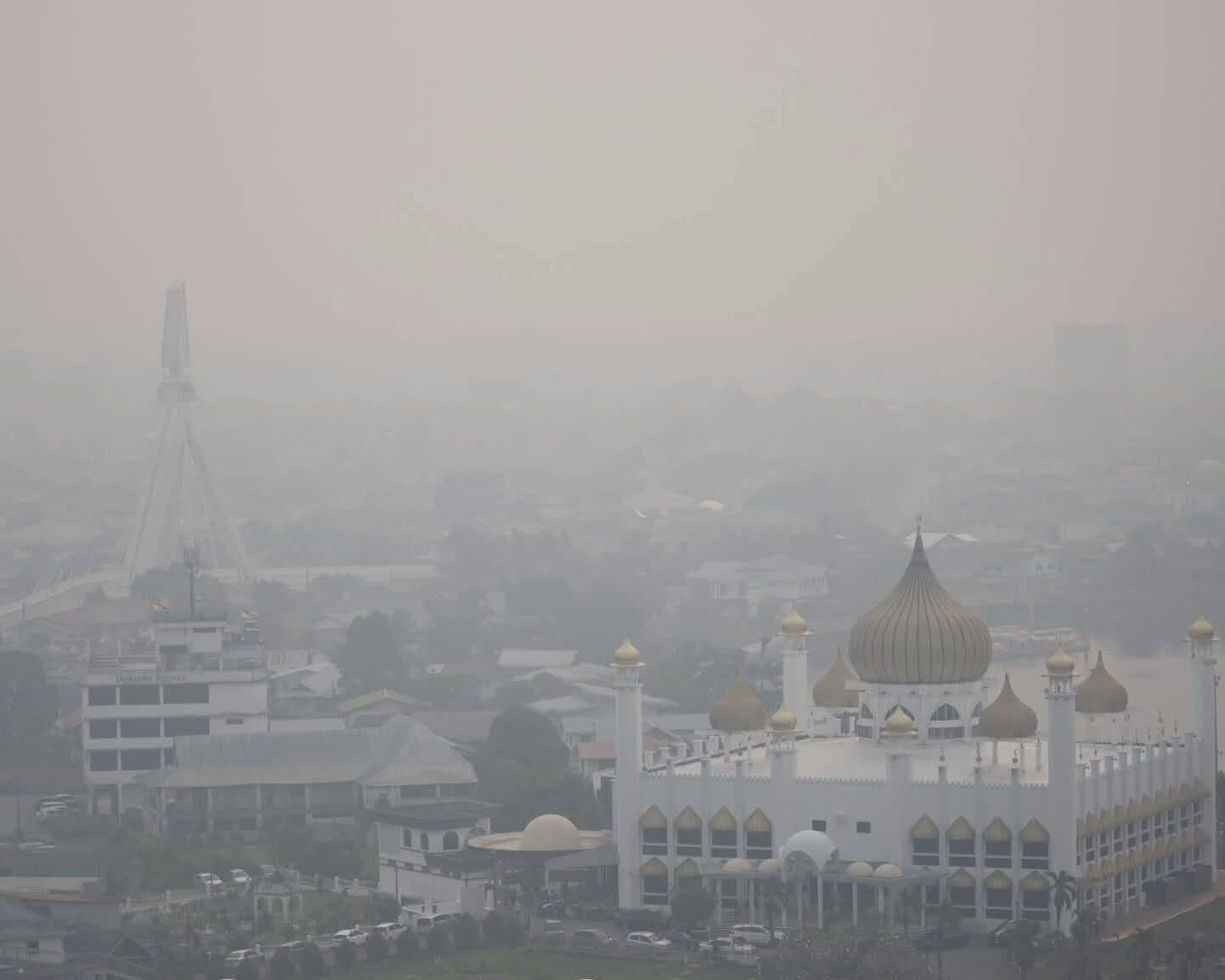 Four areas in Sarawak record 'hazardous' air quality; East Malaysian state prepares for possible haze emergency 
