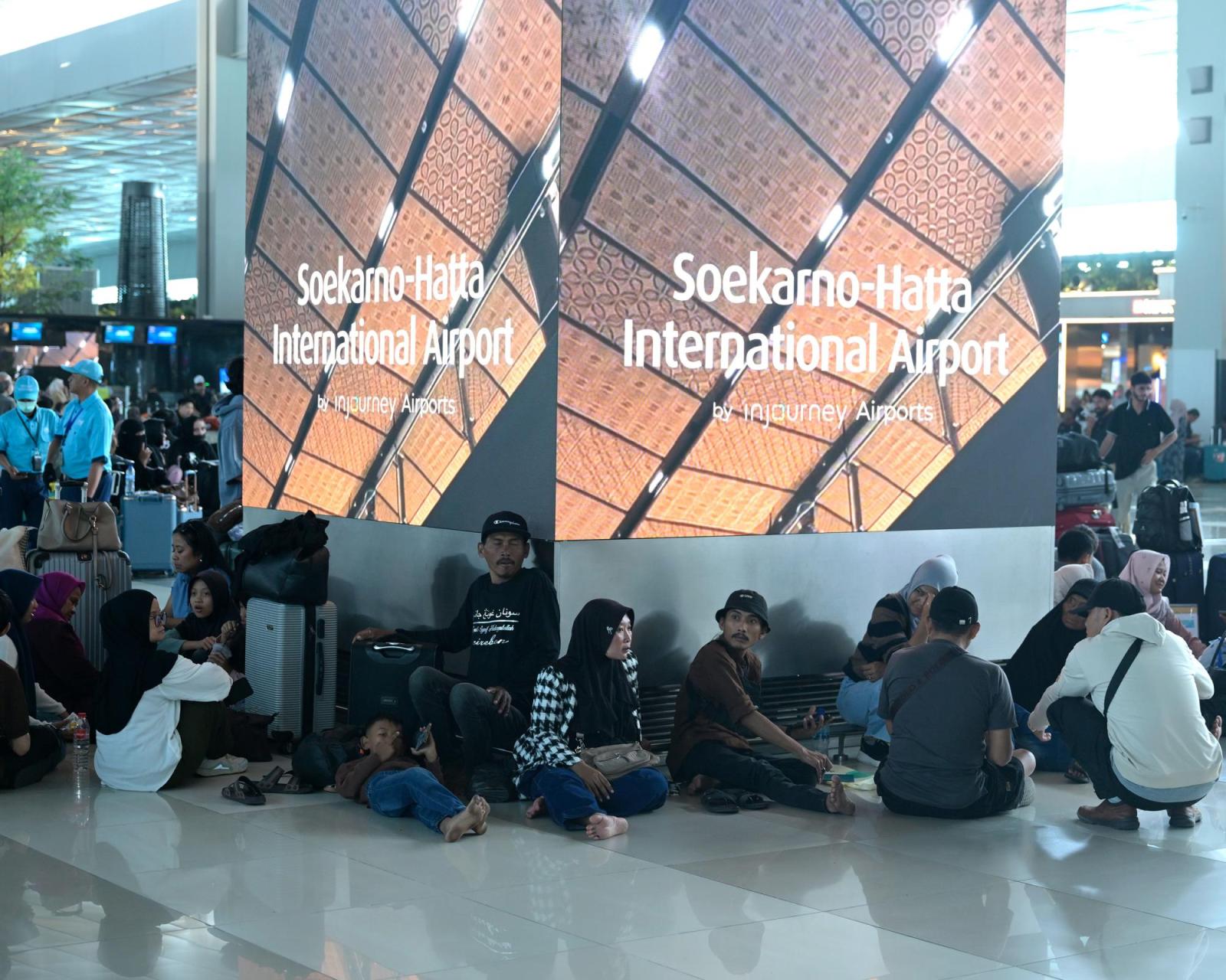 Penerbangan batal akibat letusan Anak Krakatau, refund dijamin 100%